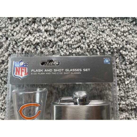 NFL Chicago Bears Flask w 2 Shot Glass Set Brushed Stainless Steel Portable New - Picture 2 of 9